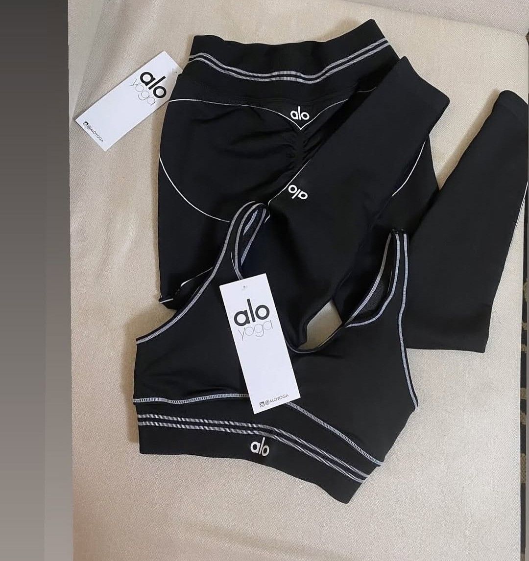 Ensemble Alo (Bra + Legging)